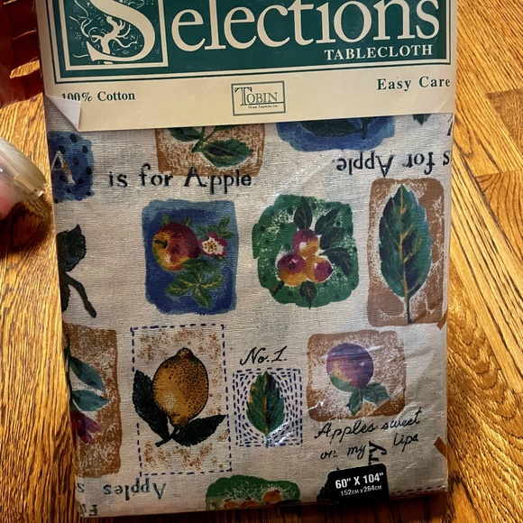 NTW🩷Selections-Field of Fruit Cotton Easy Care Tablecloth--60 x 104 inches - Picture 1 of 5